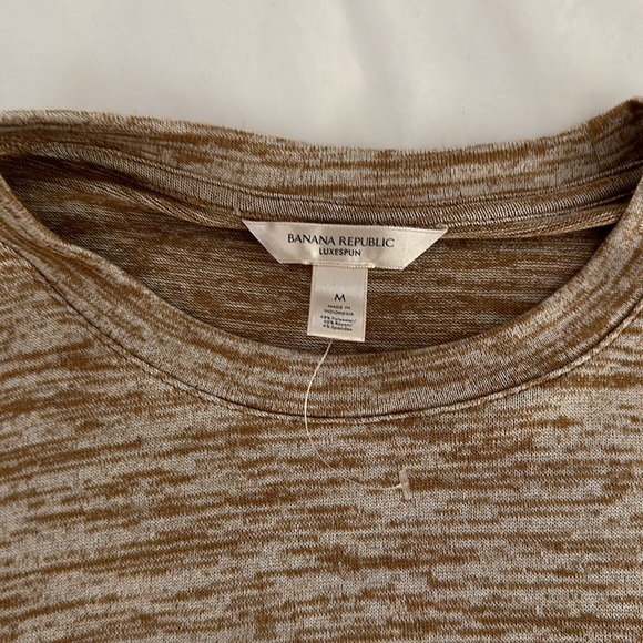 Never worn- tan and beige Banana Republic lightweight sweater - Picture 2 of 2